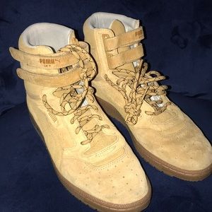 Tan High Top Suede Pumas.👟